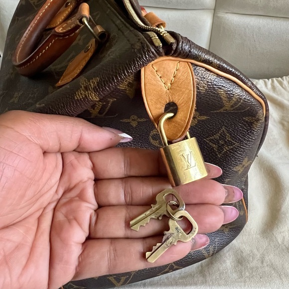 100% Authentic Louis Vuitton Speedy 30 Bag - Picture 6 of 10